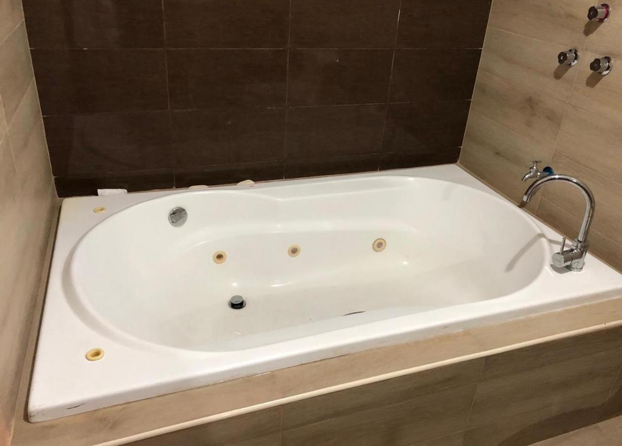 Casa Lili 2: Luxurious/Amplio/Hot Water/Economic/Wifi/Tv Apartment Valladolid  Luaran gambar